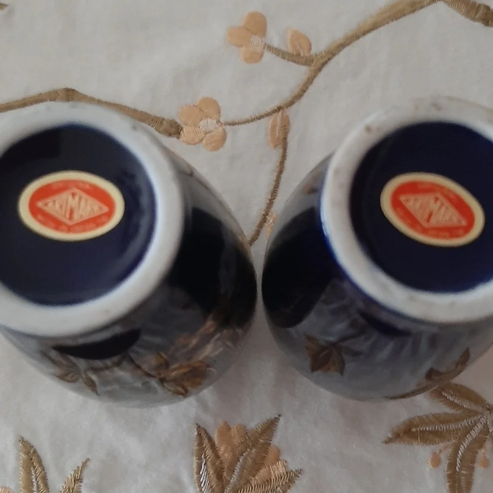 SET OF TWO VTG MINI JAPANESE VASES